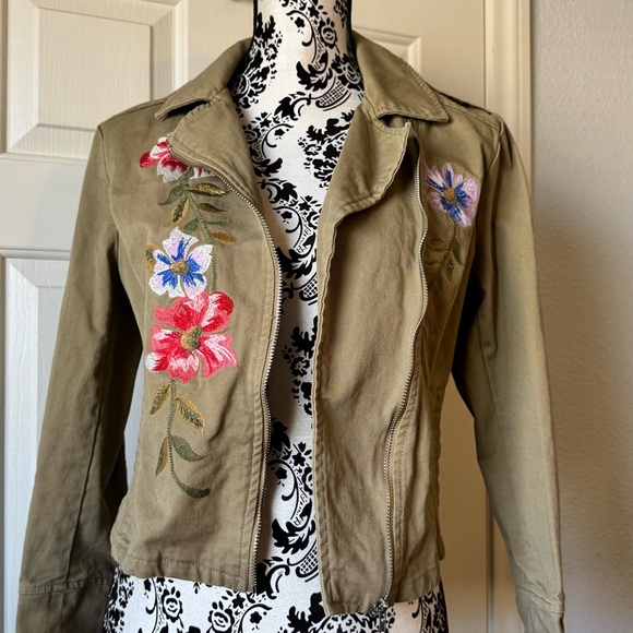 Jealous Tomato Olive Utility Jacket with Red & Blue Floral Embroidery - Picture 6 of 11